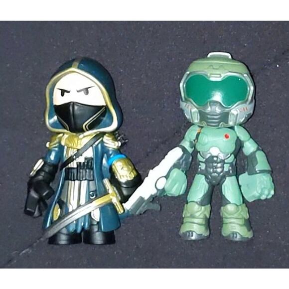Funko Best of Bethesda Mystery Blind Box Space Marine Breton Figures Lot of 2 - Picture 1 of 6